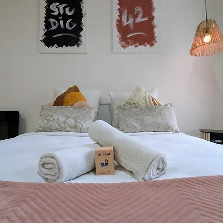 42 With Terrace Appartement